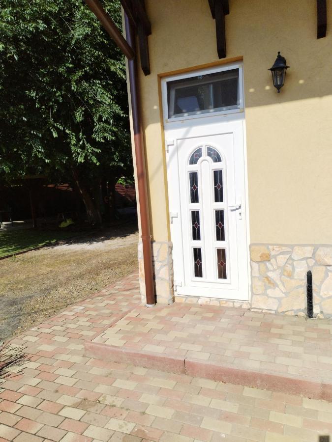 Levendula Apartmanhaz Hajdúszoboszló 外观 照片