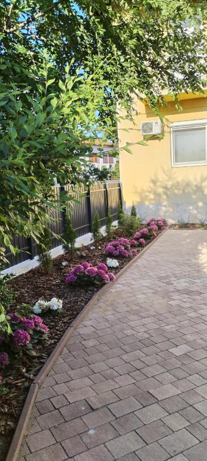 Levendula Apartmanhaz Hajdúszoboszló 外观 照片